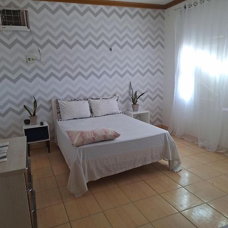 Quarto Triplo Com Banheiro Em Pousada E Restaurante Manaus Exterior photo